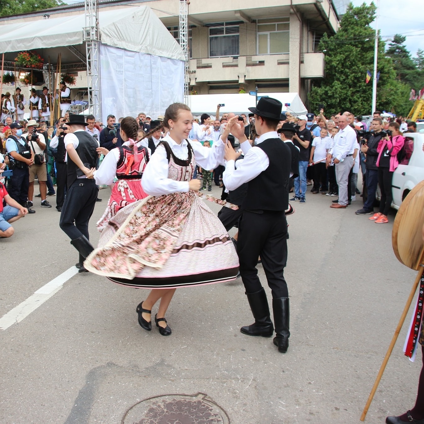 Festivalul Internațional de Folclor „Întâlniri Bucovinene”