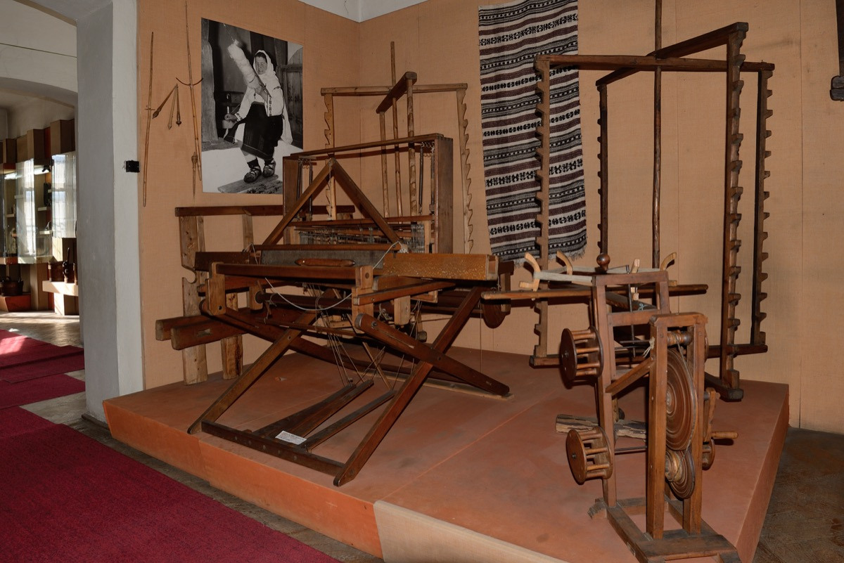 File Muzeul Arta Lemnului Din Campulung Moldovenesc7 Jpg Wikimedia Commons